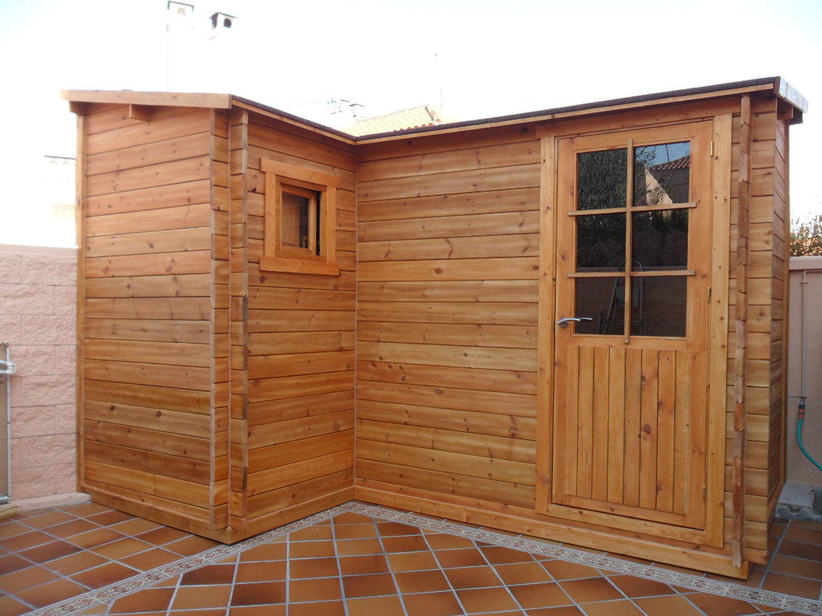 Caseta de Madera Sally 4, LLAMANOS